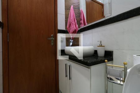 Casa à venda com 350m², 3 quartos e 8 vagasLavabo 1