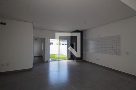 Casa de condomínio à venda com 103m², 2 quartos e 2 vagasSala