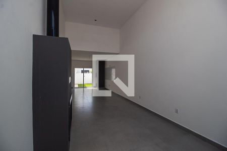 Casa de condomínio à venda com 103m², 2 quartos e 2 vagasSala