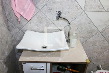 Casa à venda com 290m², 3 quartos e 2 vagasBanheiro - Piso térreo