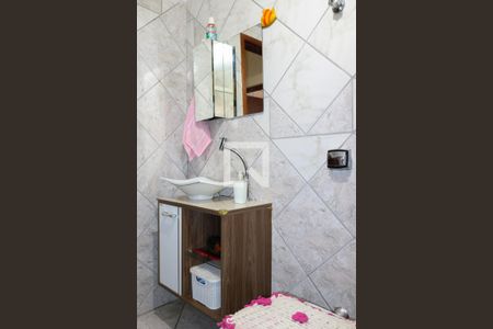 Casa à venda com 290m², 3 quartos e 2 vagasBanheiro - Piso térreo