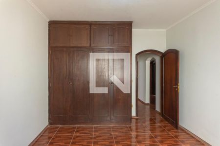 Casa à venda com 236m², 3 quartos e 4 vagas Casa à venda com 236m², 3 quartos e 4 vagasQuarto 1