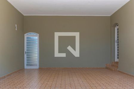 Casa à venda com 236m², 3 quartos e 4 vagas Casa à venda com 236m², 3 quartos e 4 vagasGaragem