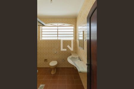 Casa à venda com 236m², 3 quartos e 4 vagas Casa à venda com 236m², 3 quartos e 4 vagasBanheiro 2