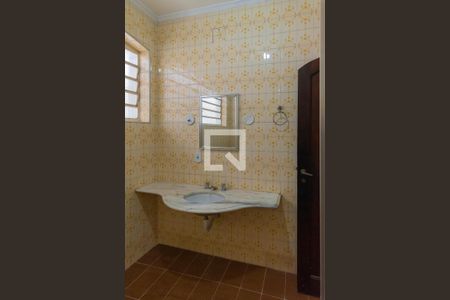 Casa à venda com 236m², 3 quartos e 4 vagas Casa à venda com 236m², 3 quartos e 4 vagasBanheiro 2