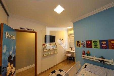 Casa à venda com 220m², 4 quartos e 4 vagasSuíte 2