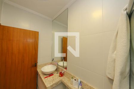 Casa à venda com 220m², 4 quartos e 4 vagasBanheiro Suíte 1