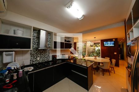 Casa à venda com 220m², 4 quartos e 4 vagasCozinha