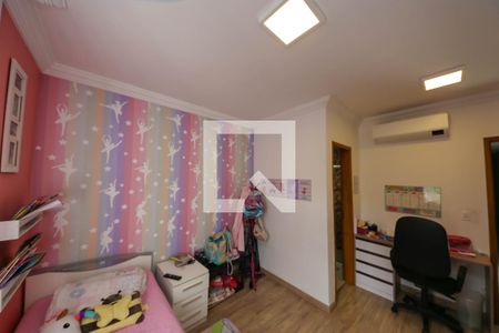 Casa à venda com 220m², 4 quartos e 4 vagasSuíte 3