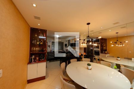 Casa à venda com 220m², 4 quartos e 4 vagasCozinha