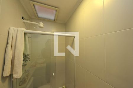 Casa à venda com 220m², 4 quartos e 4 vagasBanheiro Suíte 1