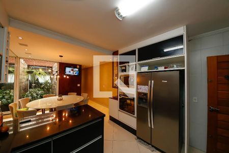 Casa à venda com 220m², 4 quartos e 4 vagasCozinha