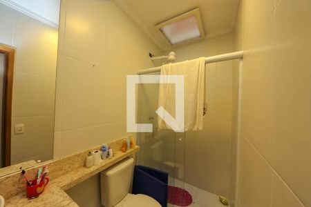 Casa à venda com 220m², 4 quartos e 4 vagasBanheiro Suíte 1