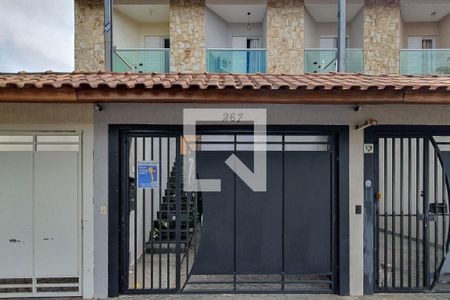 Casa à venda com 220m², 4 quartos e 4 vagasFachada