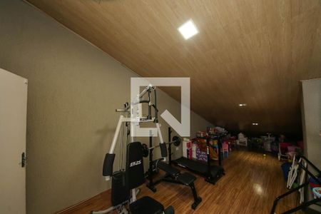 Casa à venda com 220m², 4 quartos e 4 vagasSótão