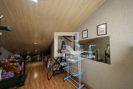 Casa à venda com 220m², 4 quartos e 4 vagasSótão