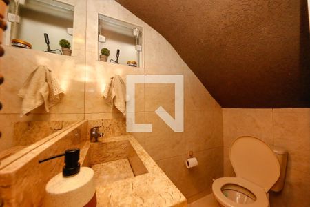 Casa à venda com 220m², 4 quartos e 4 vagasLavabo