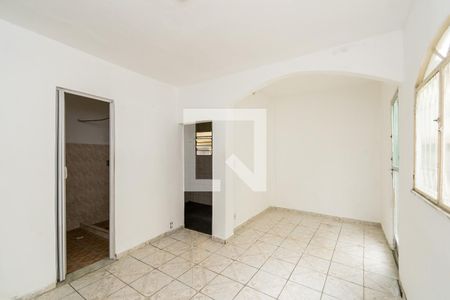 Sala de casa para alugar com 1 quarto, 30m² em Penha Circular, Rio de Janeiro