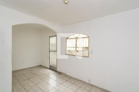 Sala de casa para alugar com 1 quarto, 30m² em Penha Circular, Rio de Janeiro