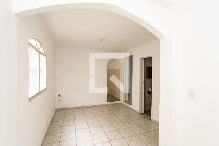 Sala de casa para alugar com 1 quarto, 30m² em Penha Circular, Rio de Janeiro