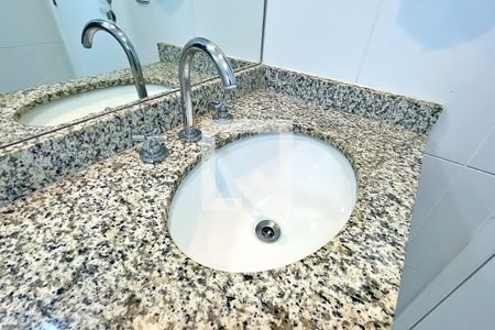 Apartamento à venda com 83m², 2 quartos e 1 vagaBanheiro da Suíte