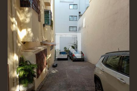 Garagem de apartamento para alugar com 3 quartos, 105m² em Santo Antônio, Belo Horizonte