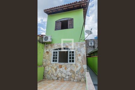 Casa à venda com 130m², 3 quartos e 2 vagasFachada interna