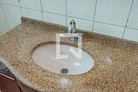 Casa à venda com 130m², 3 quartos e 2 vagasBanheiro