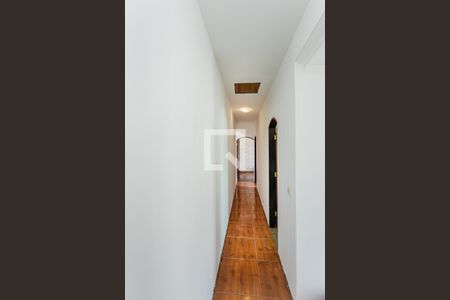 Casa à venda com 130m², 3 quartos e 2 vagasCorredor