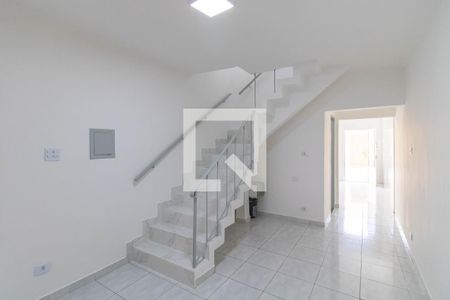 Casa para alugar com 110m², 3 quartos e 2 vagas Casa para alugar com 110m², 3 quartos e 2 vagasSala