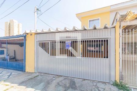 Casa para alugar com 110m², 3 quartos e 2 vagas Casa para alugar com 110m², 3 quartos e 2 vagasFachada