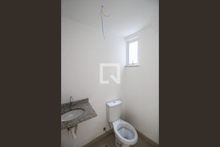 Lavabo de casa de condomínio para alugar com 2 quartos, 62m² em Cabral, Nilópolis