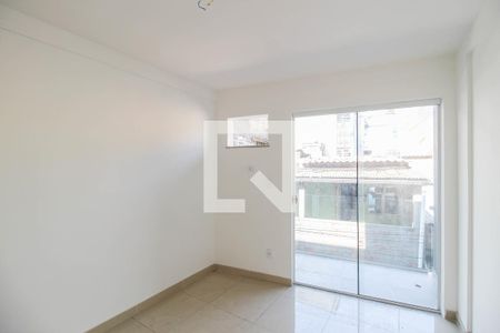 Quarto 1 de casa de condomínio para alugar com 2 quartos, 62m² em Cabral, Nilópolis