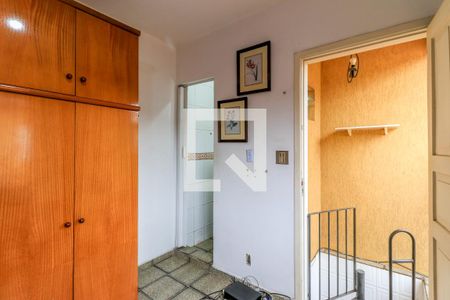 Casa à venda com 240m², 2 quartos e 2 vagas Casa à venda com 240m², 2 quartos e 2 vagasEdícula