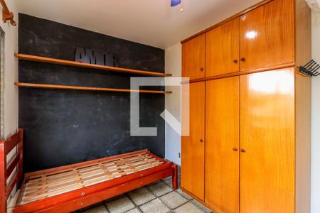 Casa à venda com 240m², 2 quartos e 2 vagas Casa à venda com 240m², 2 quartos e 2 vagasEdícula