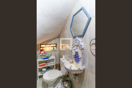 Casa à venda com 240m², 2 quartos e 2 vagas Casa à venda com 240m², 2 quartos e 2 vagasLavabo