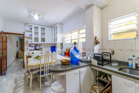 Casa à venda com 240m², 2 quartos e 2 vagas Casa à venda com 240m², 2 quartos e 2 vagasCozinha