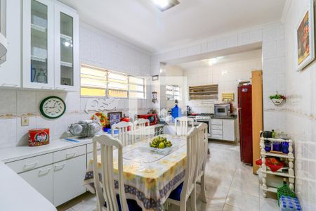 Casa à venda com 240m², 2 quartos e 2 vagas Casa à venda com 240m², 2 quartos e 2 vagasCozinha
