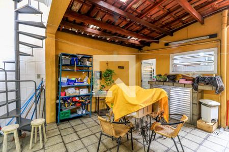 Casa à venda com 240m², 2 quartos e 2 vagas Casa à venda com 240m², 2 quartos e 2 vagasÁrea de Serviço/Churrasqueira