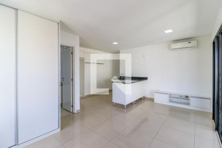 Sala/Quarto de kitnet/studio para alugar com 1 quarto, 30m² em Campo Belo, São Paulo