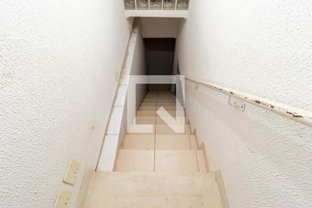 Casa à venda com 268m², 3 quartos e 4 vagas Casa à venda com 268m², 3 quartos e 4 vagasEscada