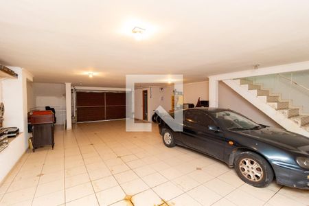 Casa à venda com 268m², 3 quartos e 4 vagas Casa à venda com 268m², 3 quartos e 4 vagasGaragem