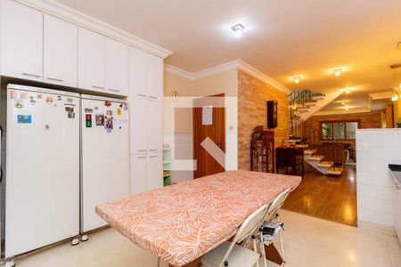 Casa à venda com 268m², 3 quartos e 4 vagas Casa à venda com 268m², 3 quartos e 4 vagasCozinha