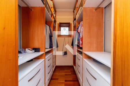 Casa à venda com 268m², 3 quartos e 4 vagas Casa à venda com 268m², 3 quartos e 4 vagasCloset - Suíte