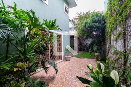 Casa à venda com 268m², 3 quartos e 4 vagas Casa à venda com 268m², 3 quartos e 4 vagasQuintal/Jardim