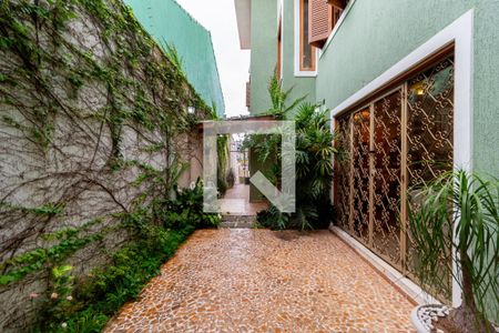 Casa à venda com 268m², 3 quartos e 4 vagas Casa à venda com 268m², 3 quartos e 4 vagasQuintal/Jardim