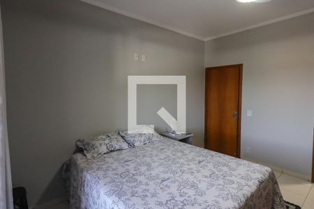 Casa para alugar com 308m², 4 quartos e 3 vagasSuíte 2