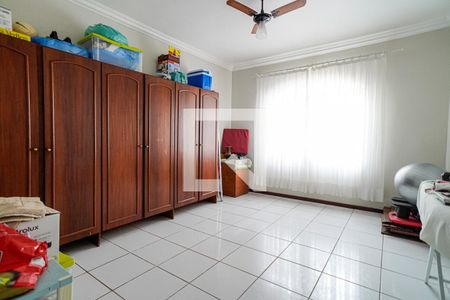 Quarto  de casa à venda com 4 quartos, 360m² em Piratininga, Niterói