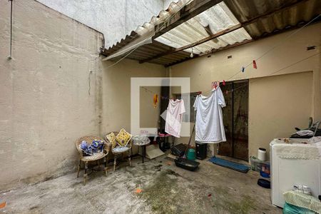 Casa à venda com 88m², 2 quartos e 1 vagaÁrea de serviço