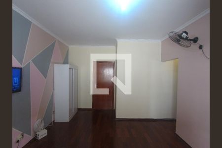 Casa à venda com 200m², 3 quartos e 3 vagasSuíte 02